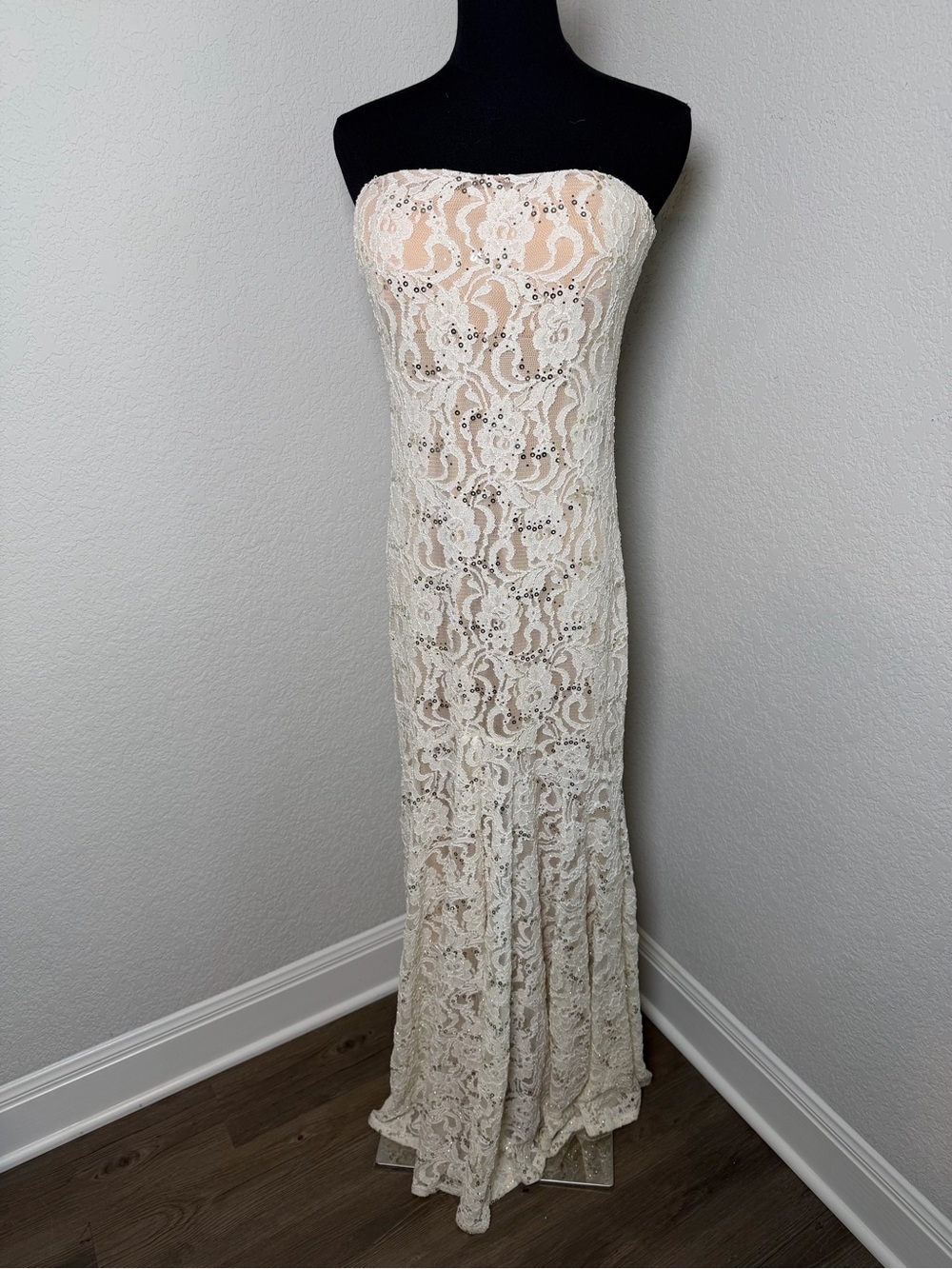 Jump Strapless Lace Column Gown in Cream
